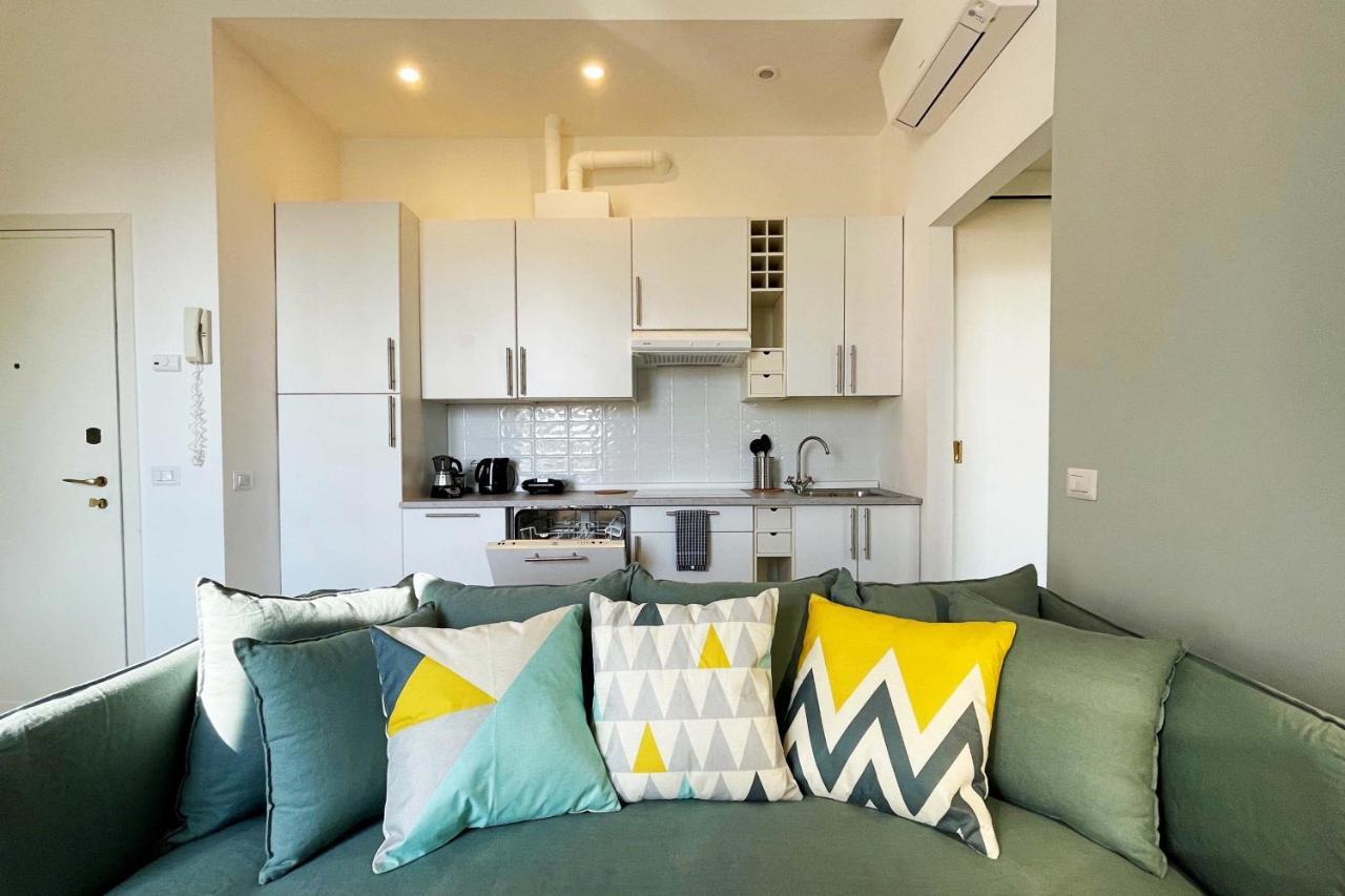 Elegant Apartment Near Brera Area Milan Bagian luar foto